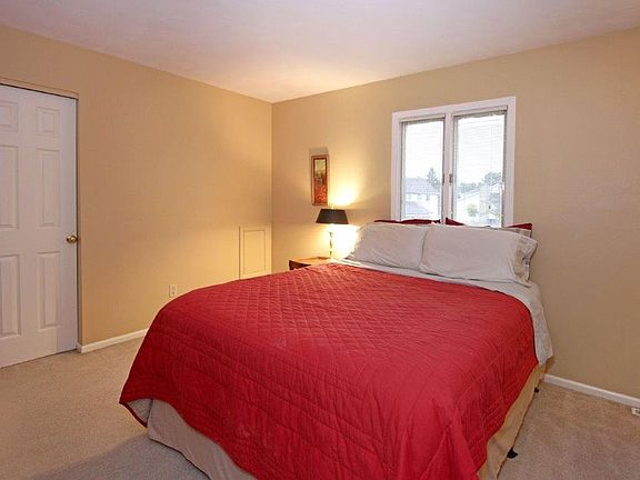 4th image of 570 Carol Dr