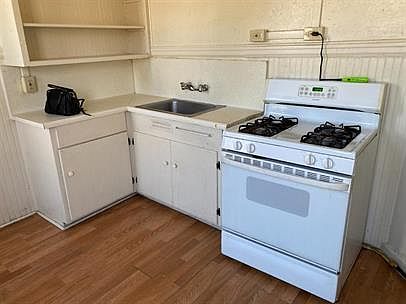 3rd image of 44 W Acacia St #460b3cf9f