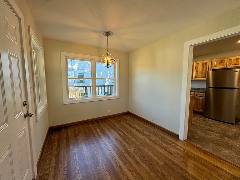 928 Meadow Dr — Photo 10