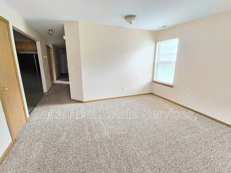 715 W 26th St #B — Photo 6