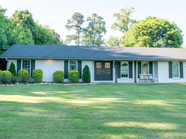 1002 Valley Rd, Tupelo, MS 38804