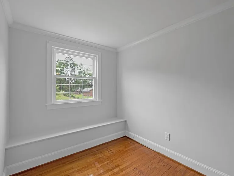 306 Granville Dr — Photo 20