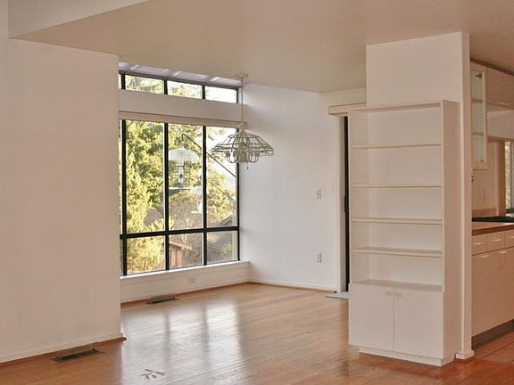 5th image of 101 Upper Bluffs Dr