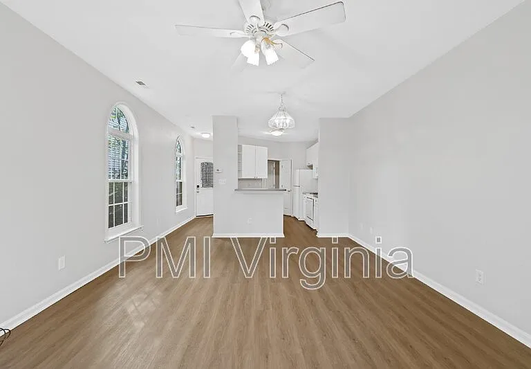 4620 Lee Ave — Photo 11