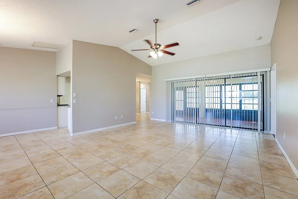 3 bed, 2.0 bath, 1664 sqft, $1,840 — Photo 4