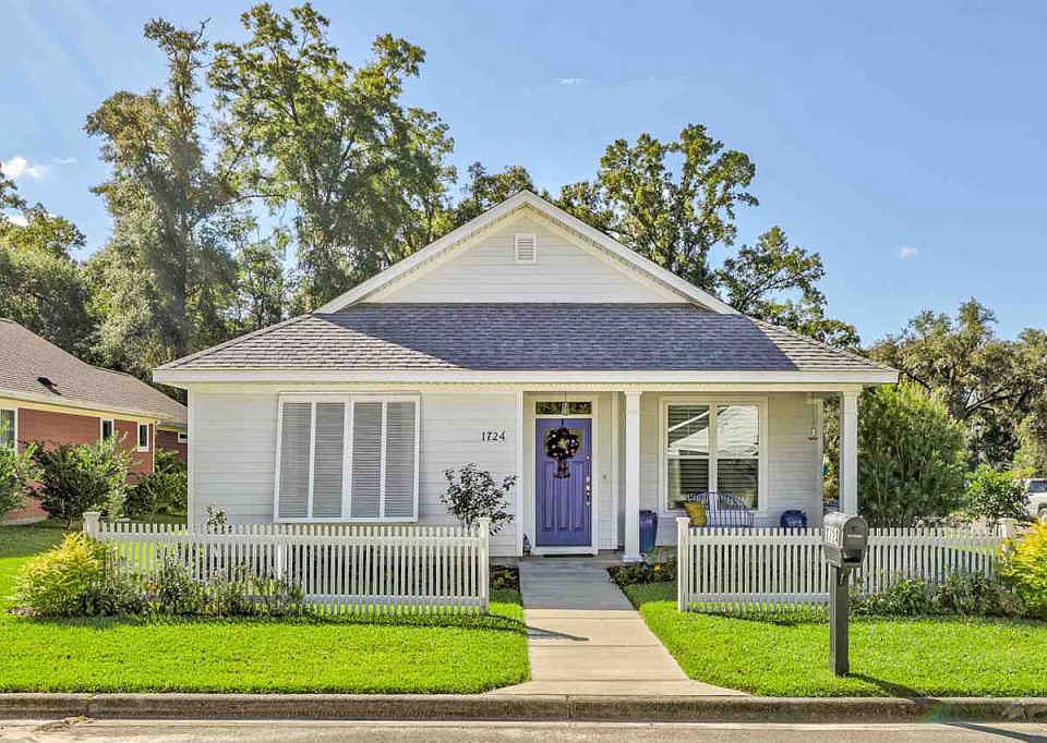 1st image of 1724 Cottage Rose Ln