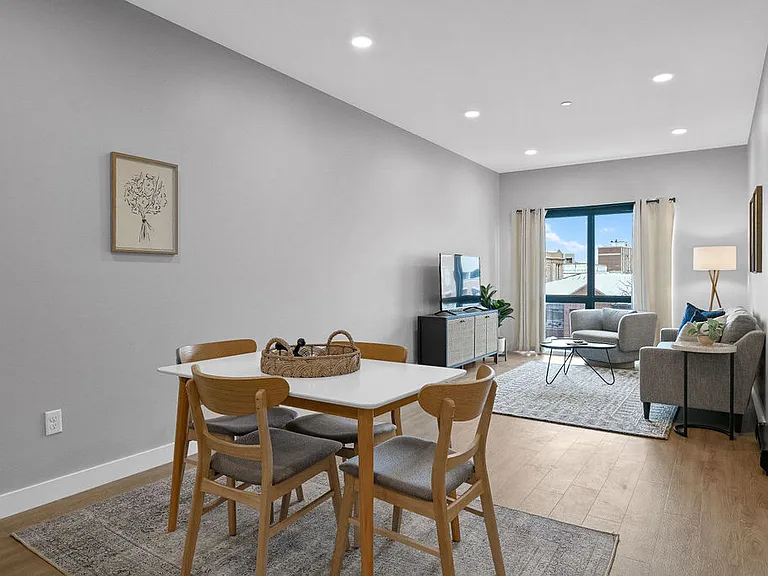 Urbane115 Apartments — Photo 9