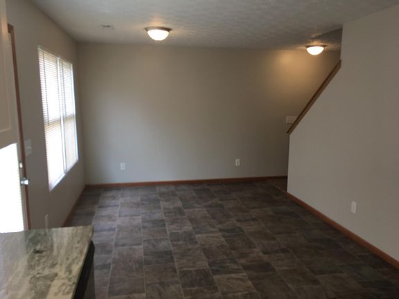 5th image of 1831 Meadowlawn Dr