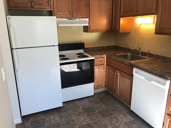 kitchen - modern appliances, brand new dishwasher and hood