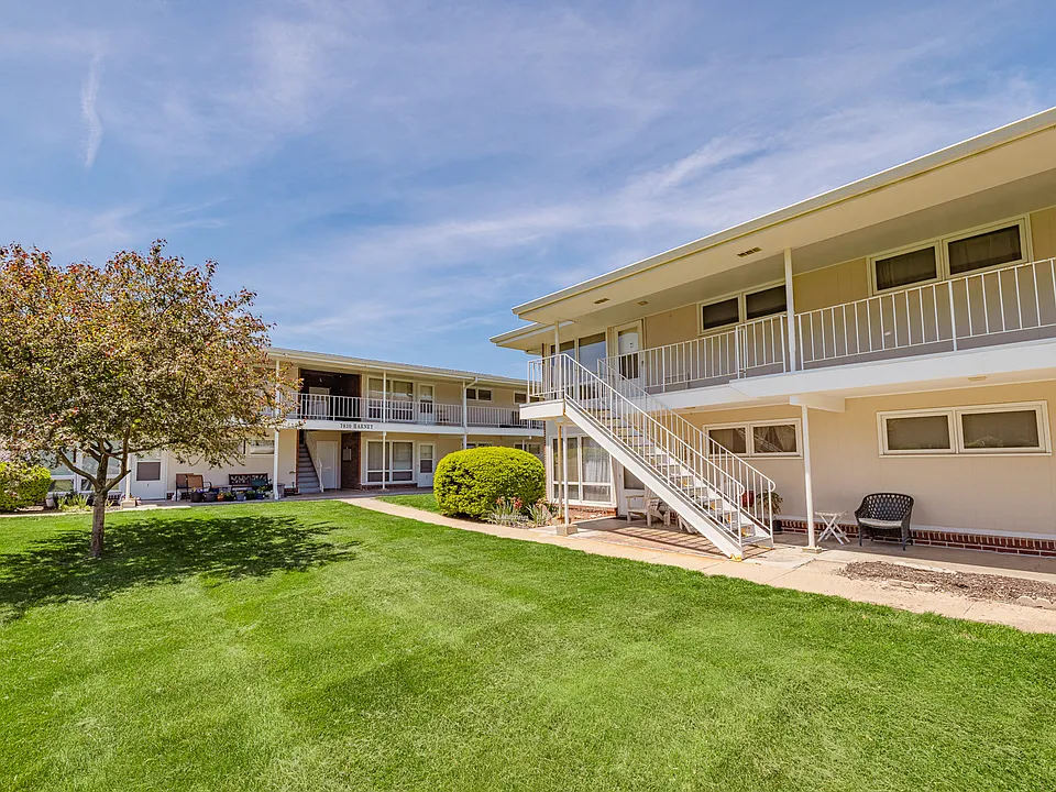 Beverly Hills Apartments