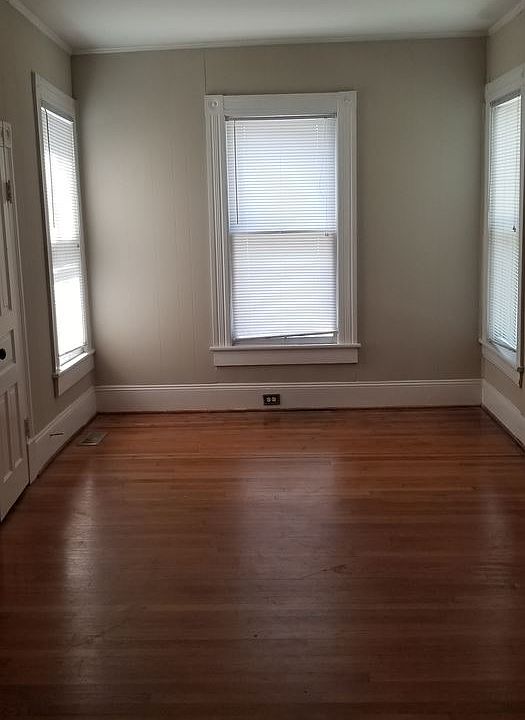 1st image of 130 Tate St APT 1