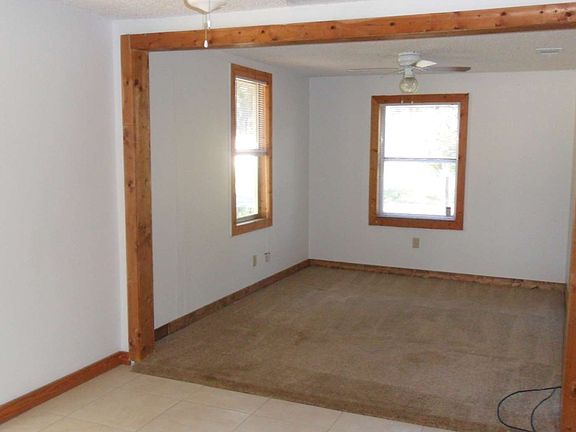4th image of 258 NW Gerson Ln