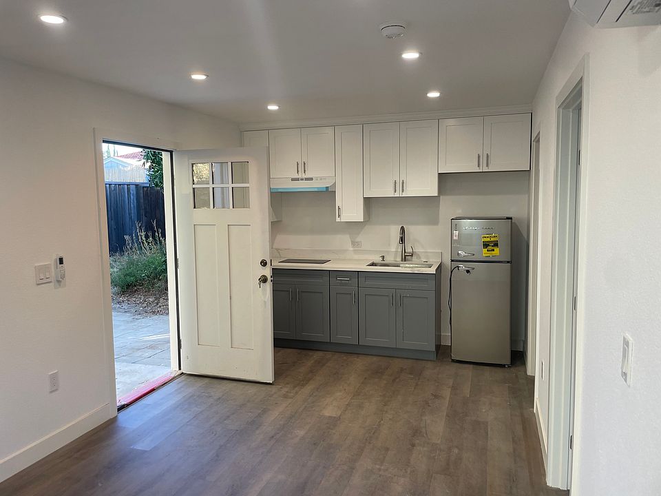 1st image of 874 N 15th St