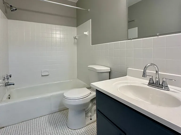 1315 Dowling Ave N — Photo 12