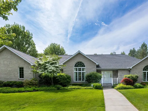 5230 Walnut Rdg, Erie, PA 16506