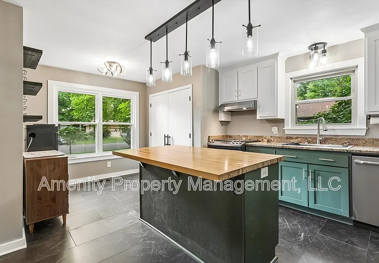 204 Granville Dr — Photo 11