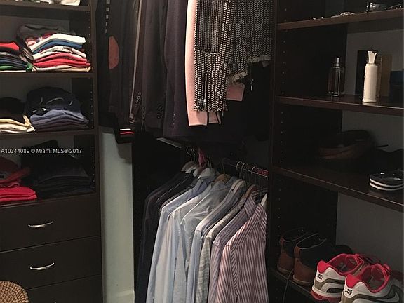 5th image of 475 Brickell Ave APT 4212