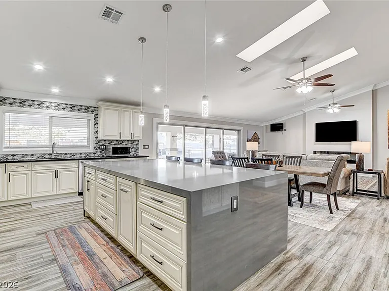 5353 Dorrell Ln — Photo 12
