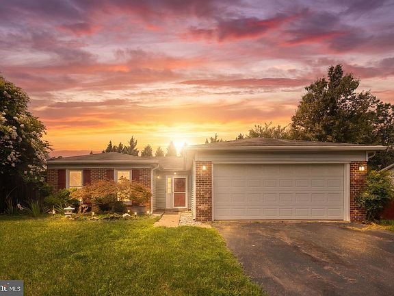 2nd image of 9254 Garnet Ct