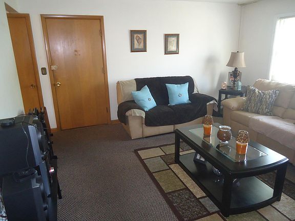 2nd image of 4936 Greenwood St APT 1W