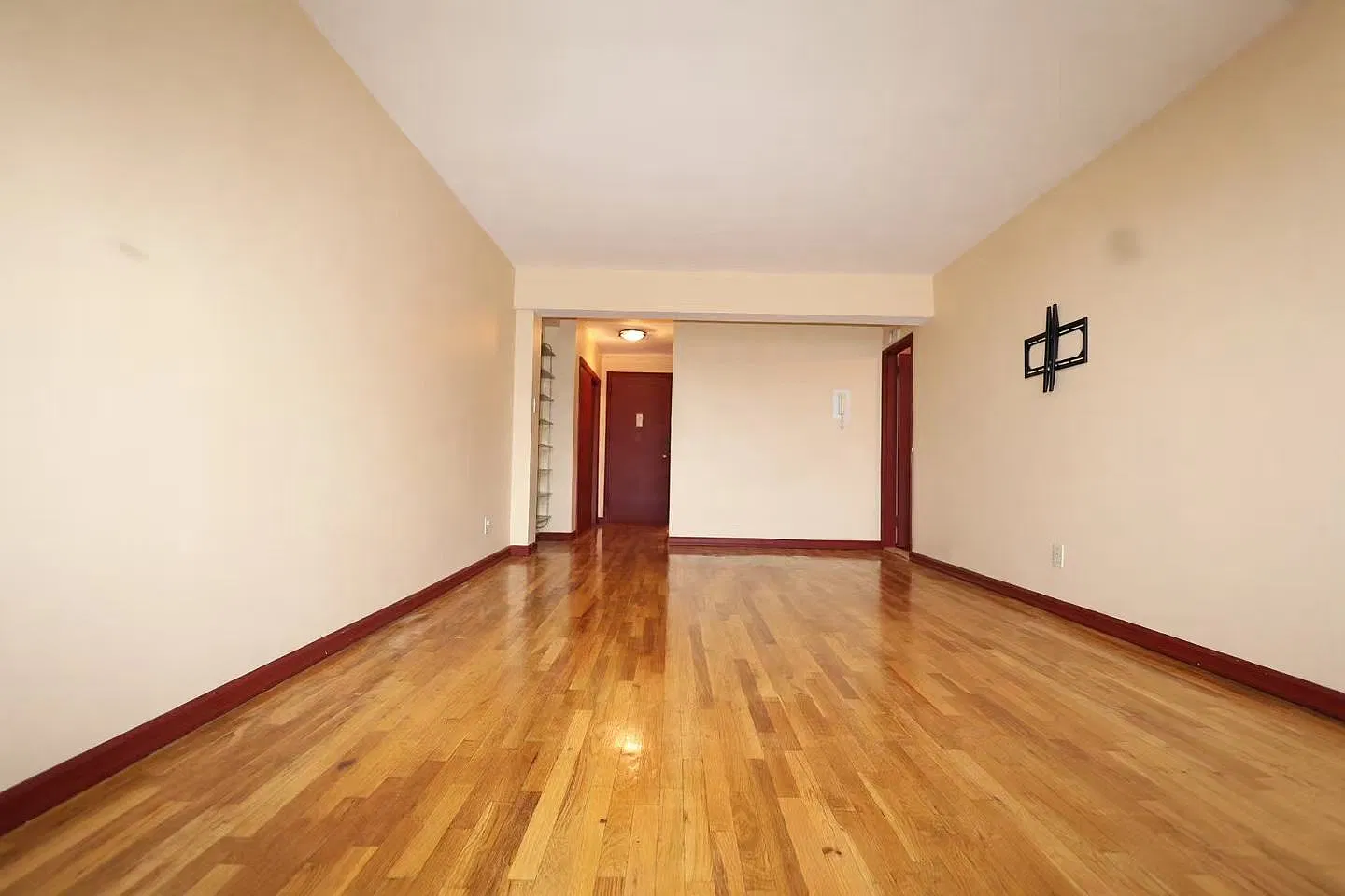 Studio, 570 sqft, $2,000 — Photo 4