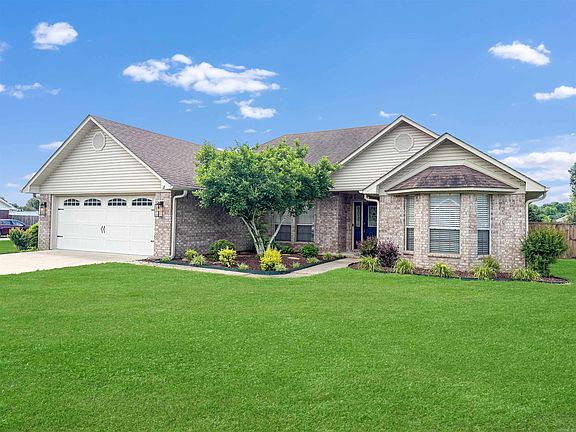 2nd image of 12 Weaver Cir