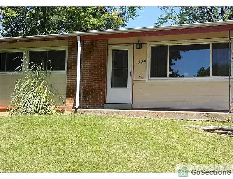 1529 Chesley Dr photo 1