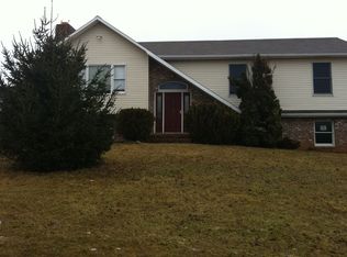 933 Main St, Fawn Grove, PA 17321