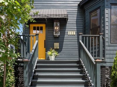 1712 W Henderson St, Chicago, IL, 60657