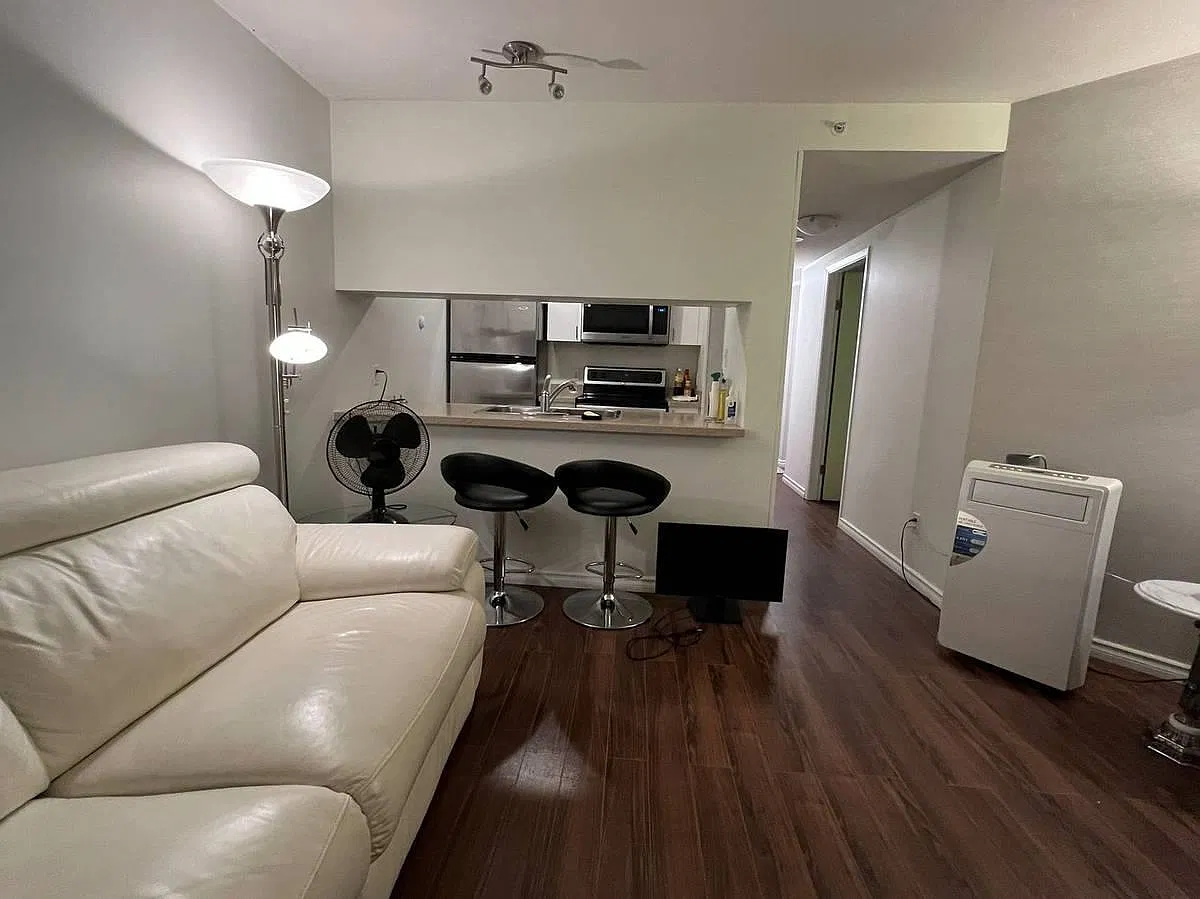 438 Seymour St — Photo 3