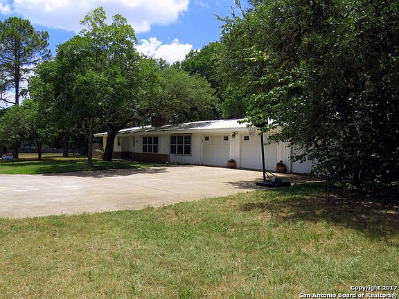 4th image of 1315 Lazy Creek Ln