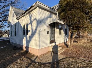 911 W Hurlburt St, Peoria, IL 61605