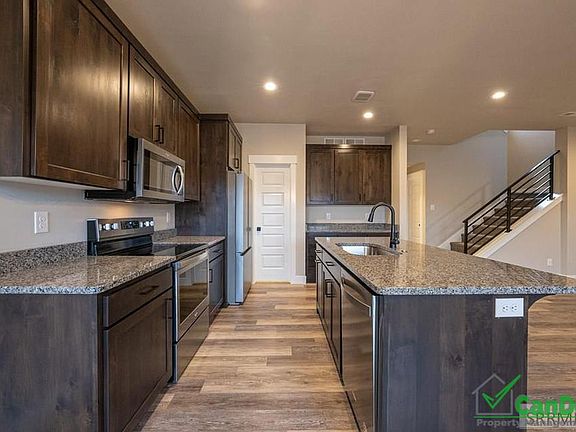 3rd image of 3011 Sunburst Dr
