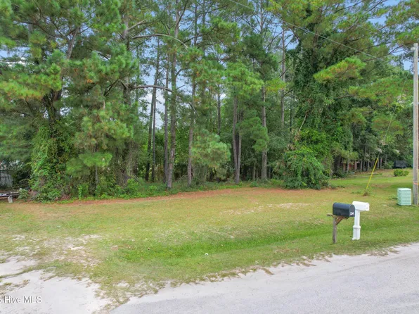 528 Mary Lou Lane SW, Supply, NC 28462