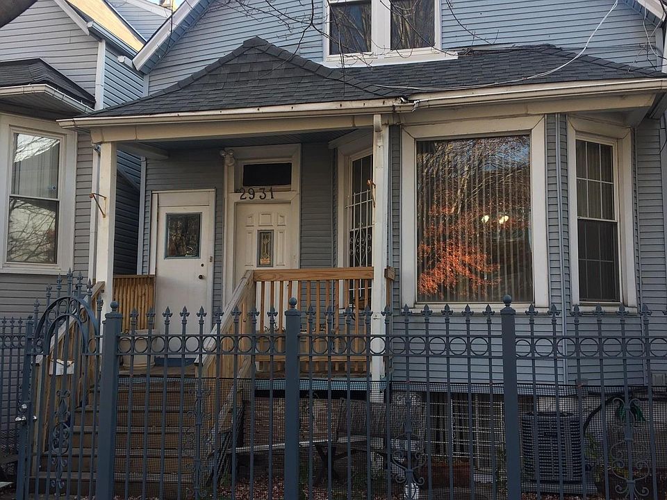 1st image of 2931 N Sacramento Ave #2