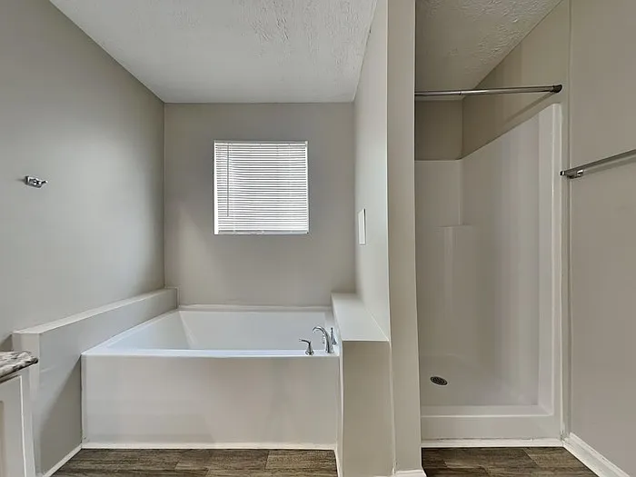 504 Edgewater Way — Photo 9