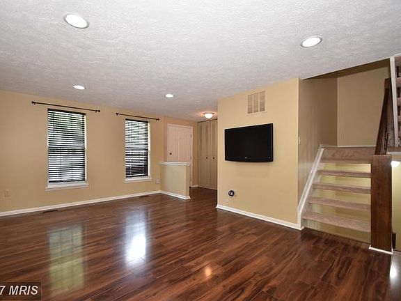 3rd image of 1705 Chesterfield Sq