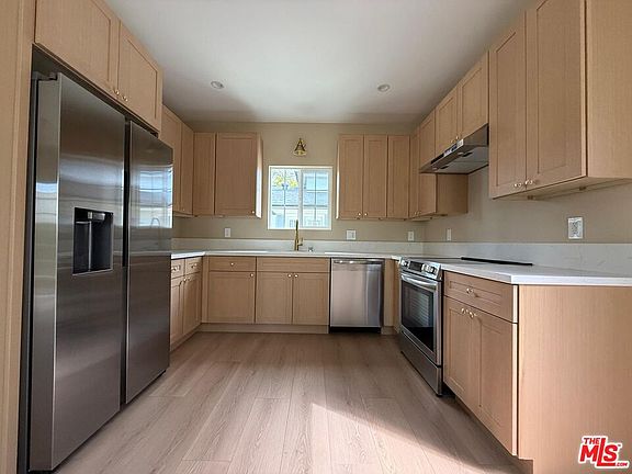 5th image of 20748 Stagg St
