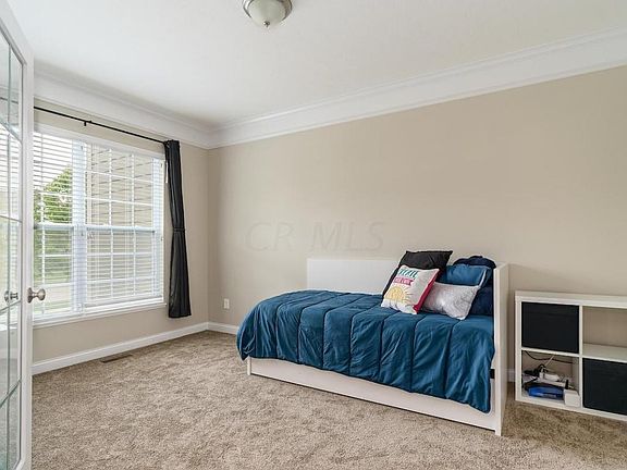 4th image of 1129 Carriage Valley Dr
