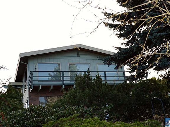 3rd image of 124 E Lopez Ave