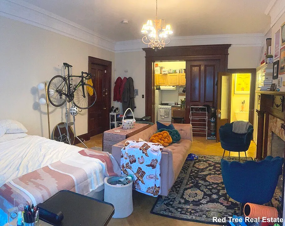469 Beacon St #2F
