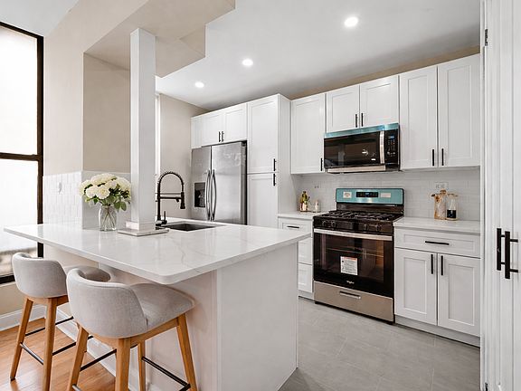 4th image of 884 W End Ave APT 21