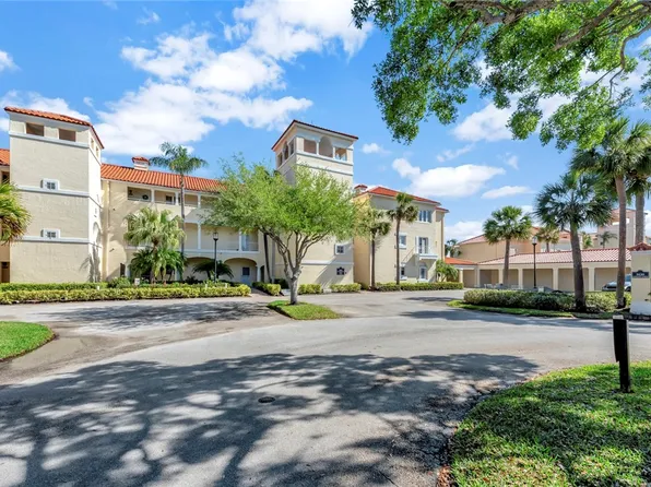 5030 Harmony Cir APT 303, Vero Beach, FL 32967