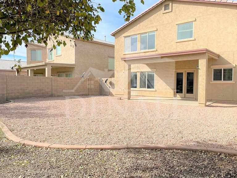 925 E Canyon Rock Rd — Photo 18