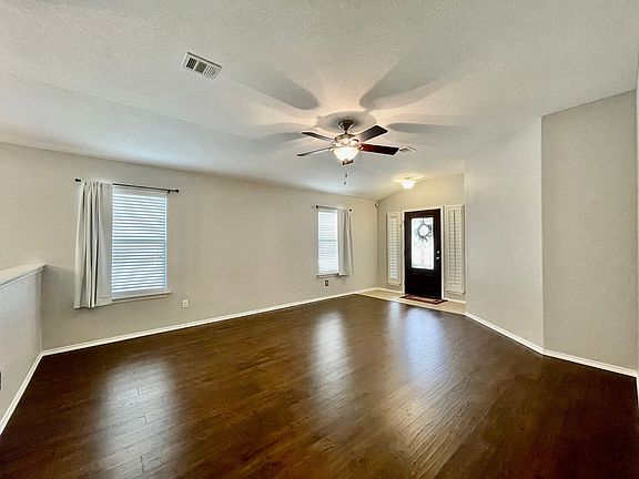 5th image of 119 Wisteria Way