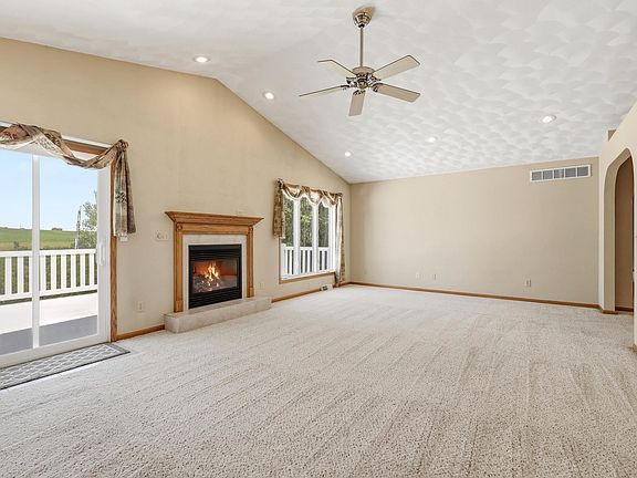 3rd image of 6109 Willow Brook Dr
