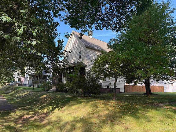 3rd image of 625 Prince St