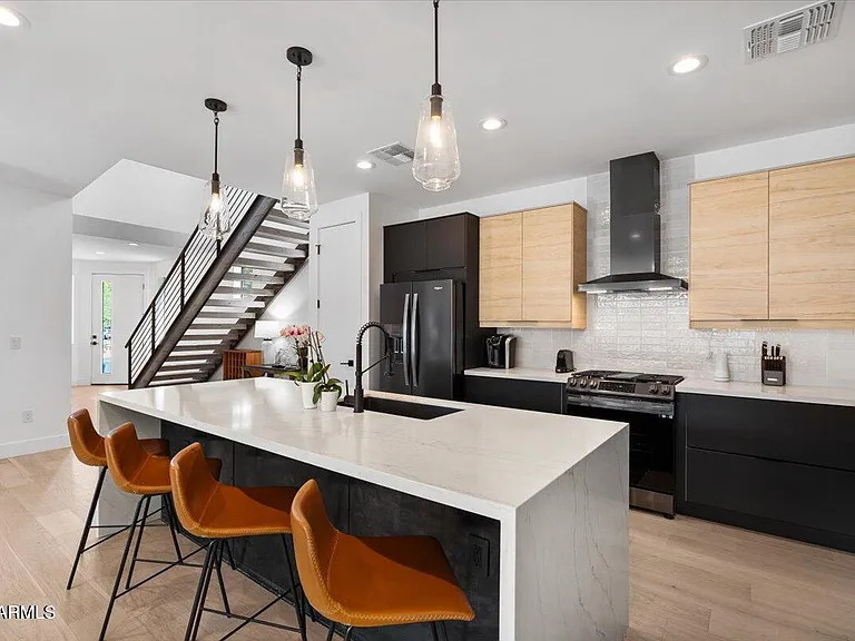 230 W Monterosa St — Photo 11