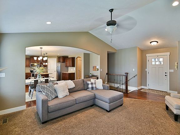 4th image of 252 W Summerhill Dr