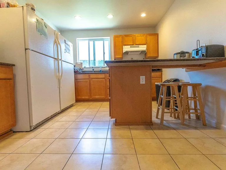 616 NE 53rd St #204 — Photo 21